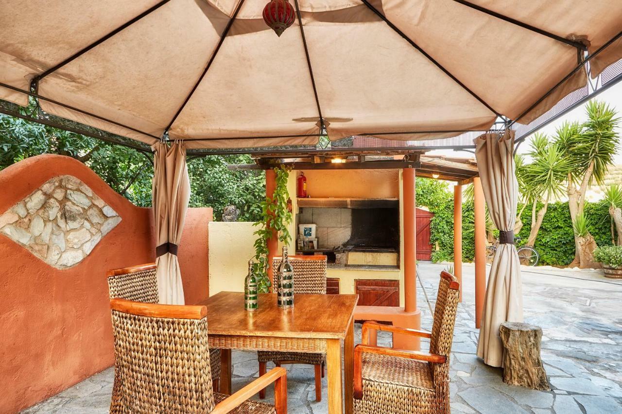 Dm Elegant And Charming Villa Foinikia  Екстер'єр фото